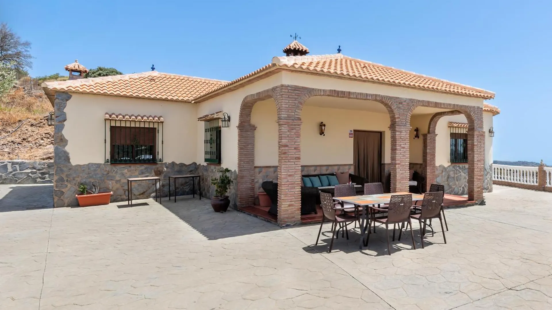 Acogedora Villa Con Piscina, Barbacoa, Chimenea Y Vistas A La Sierra Sayalonga Prázdninový dům