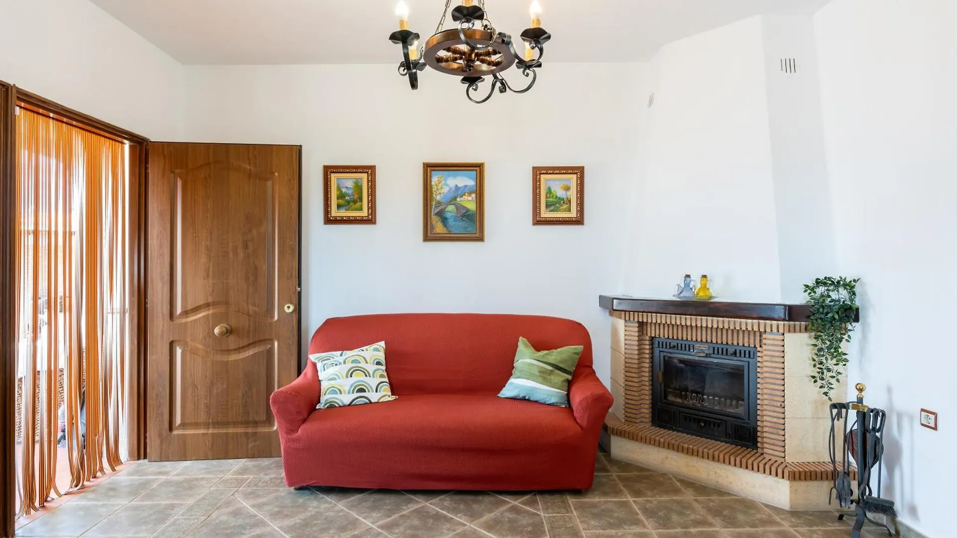 別荘 Acogedora Villa Con Piscina, Barbacoa, Chimenea Y Vistas A La Sierra Sayalonga スペイン