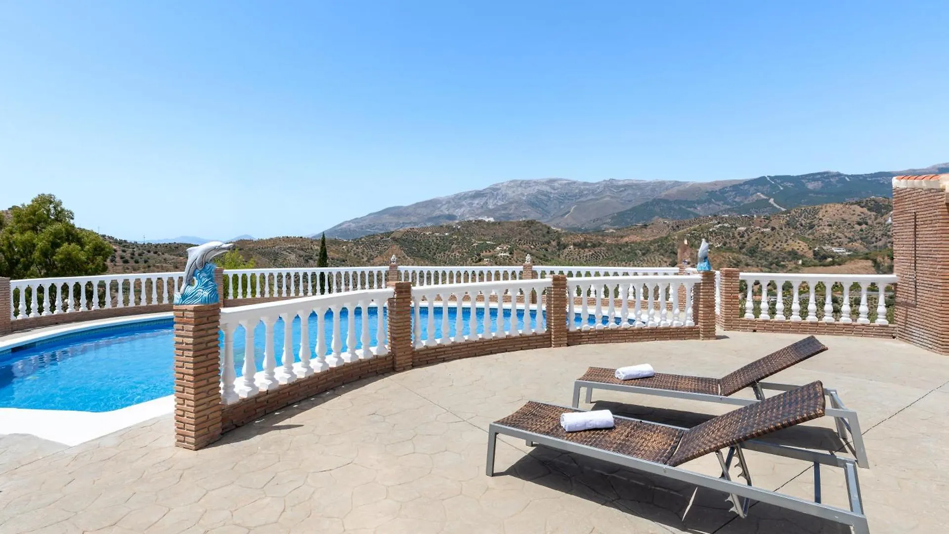 Acogedora Villa Con Piscina, Barbacoa, Chimenea Y Vistas A La Sierra Sayalonga 0*,