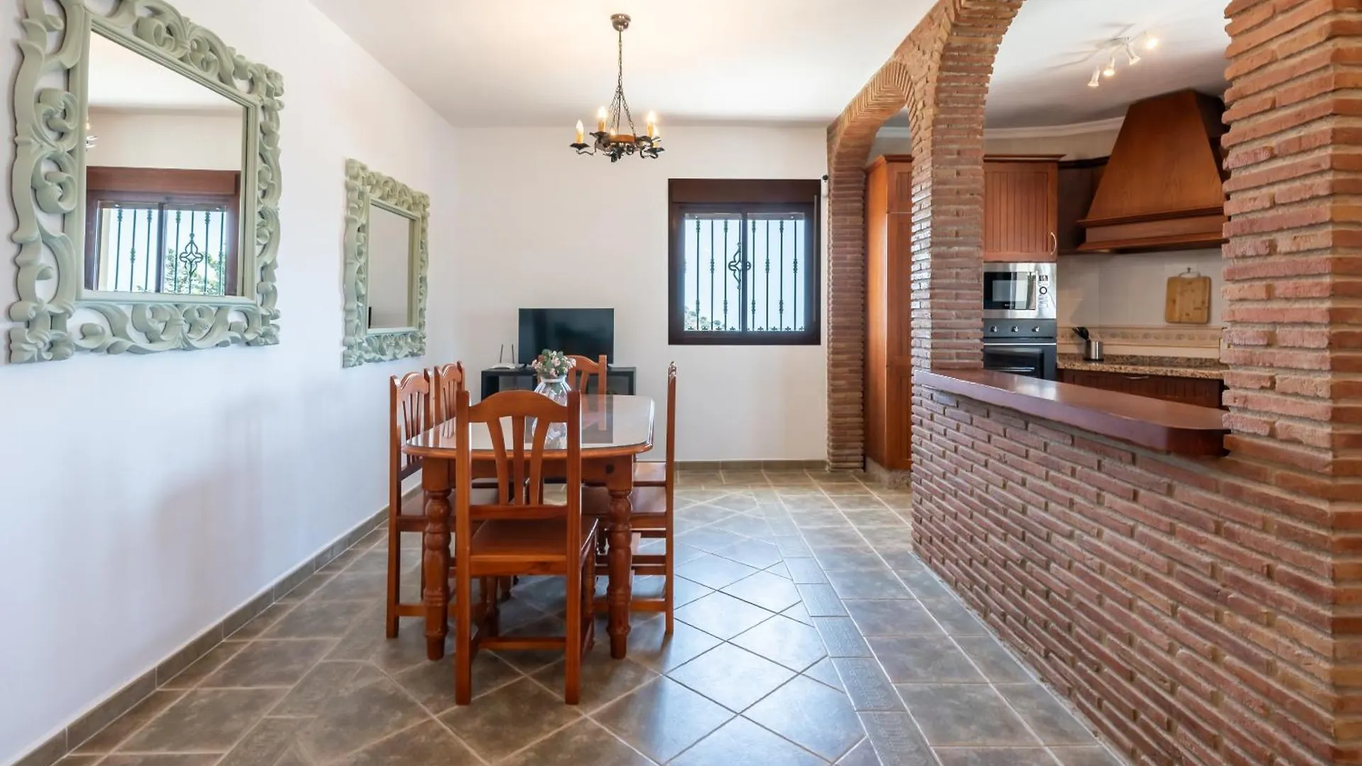 Acogedora Villa Con Piscina, Barbacoa, Chimenea Y Vistas A La Sierra Sayalonga 別荘