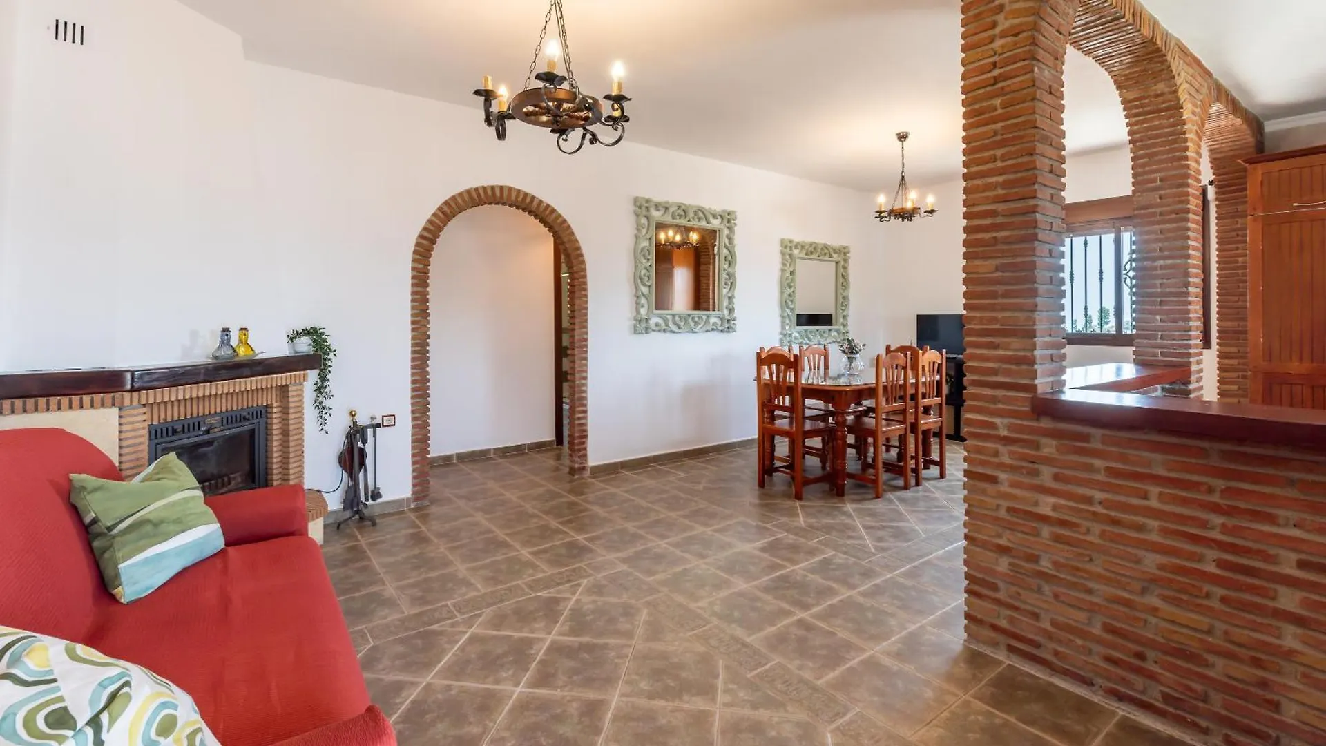 Acogedora Villa Con Piscina, Barbacoa, Chimenea Y Vistas A La Sierra Sayalonga 0*,