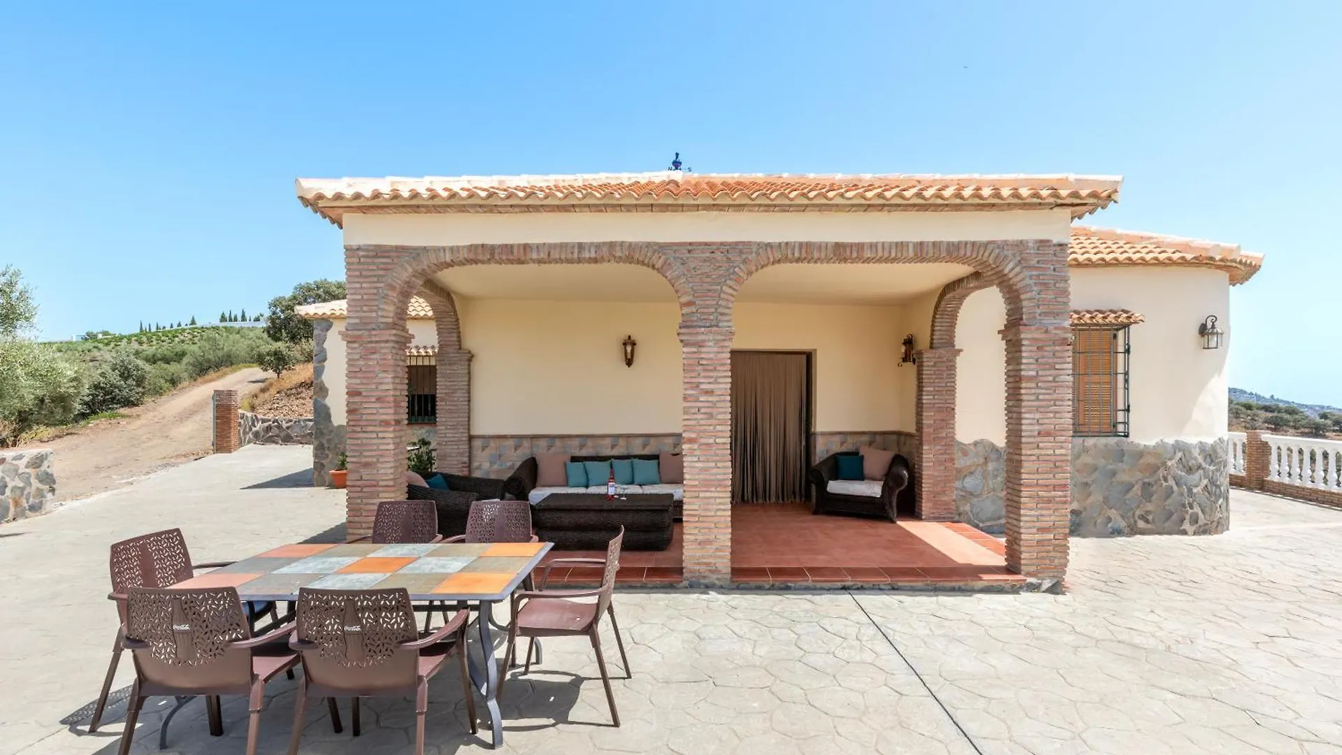 Acogedora Villa Con Piscina, Barbacoa, Chimenea Y Vistas A La Sierra Sayalonga Dom wakacyjny